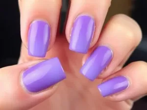 Paznokcie ombre fioletowe jasne